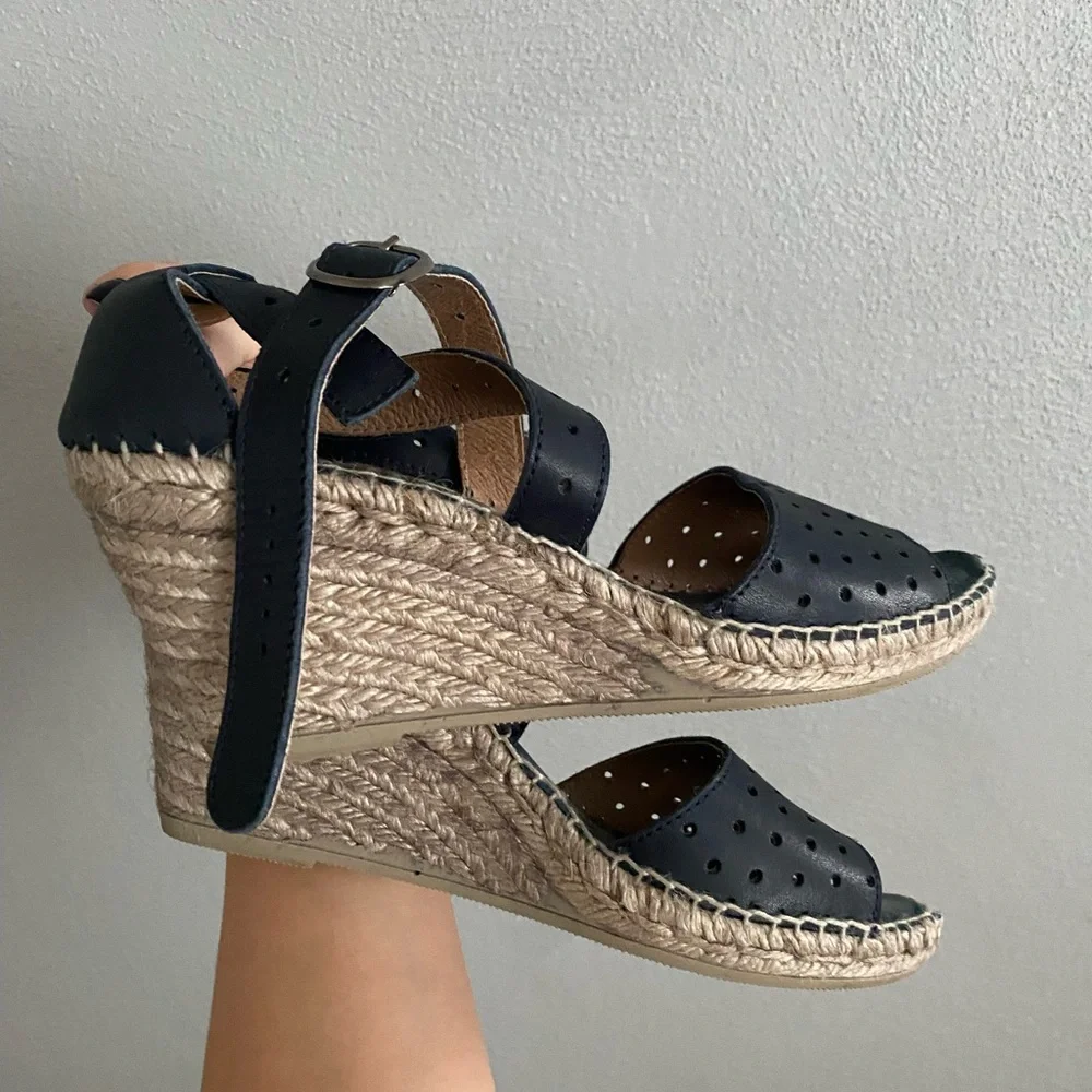 Andre Assous Womens Sandal Wedges Size 9 Leather Blue Made in Spain Espadrilles